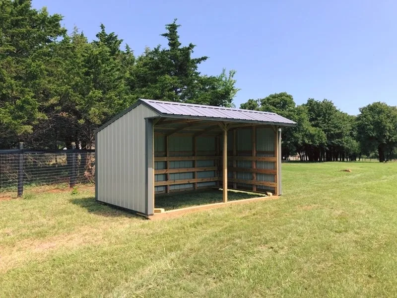 Metal horse shelter