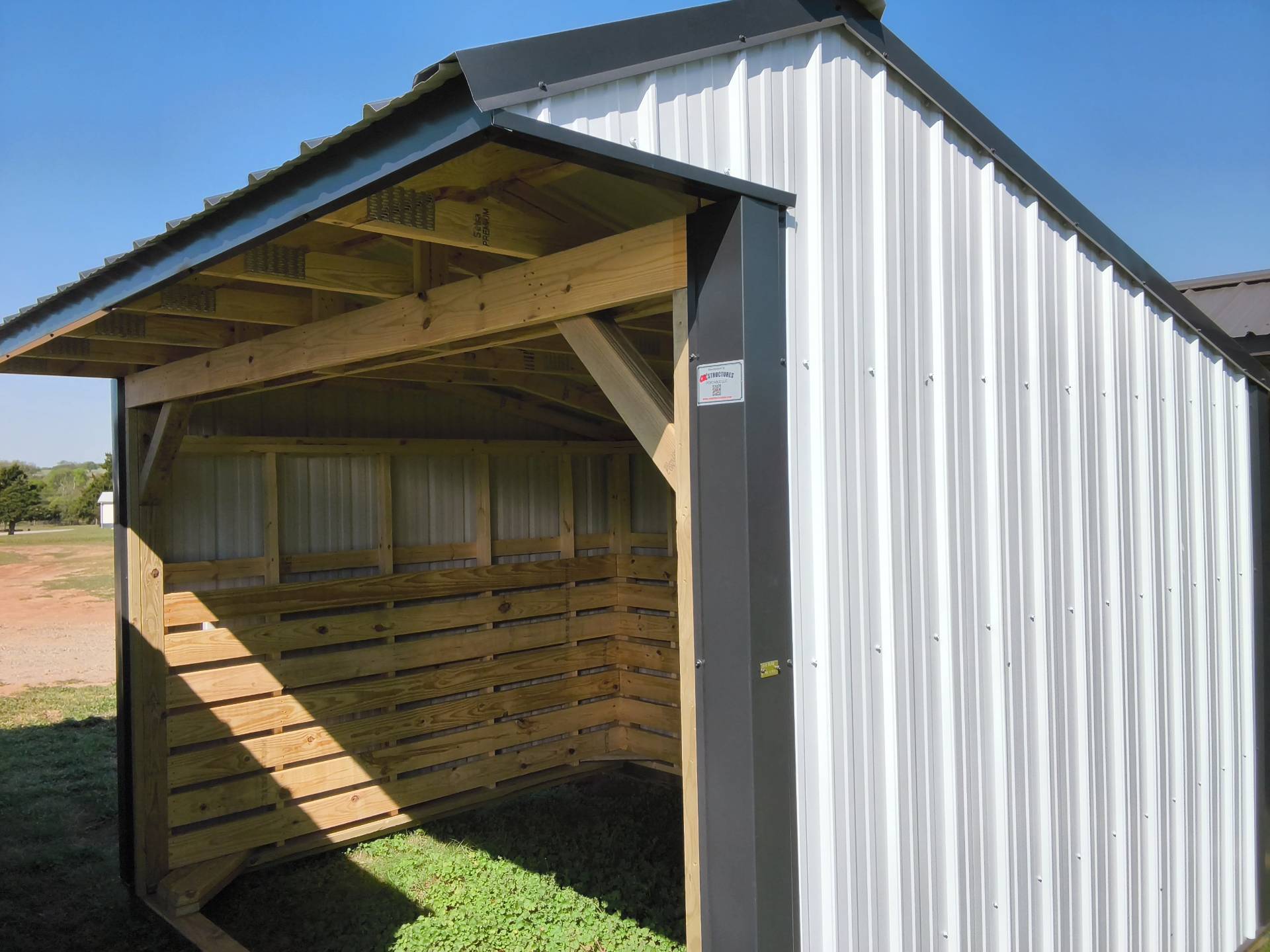 Metal Horse Barn 10 x 12