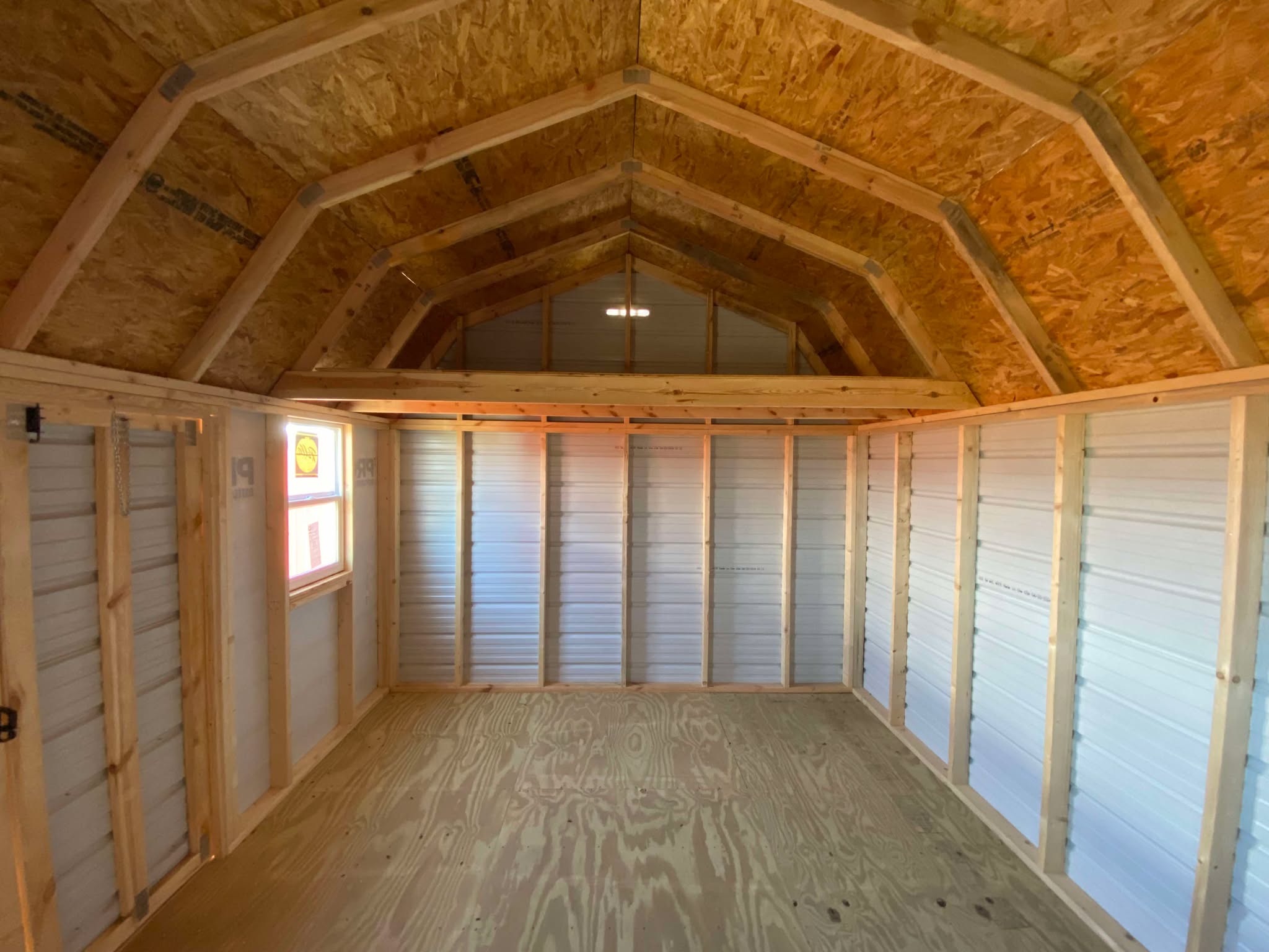 Metal Loft Barn 12 x 16 photo 4