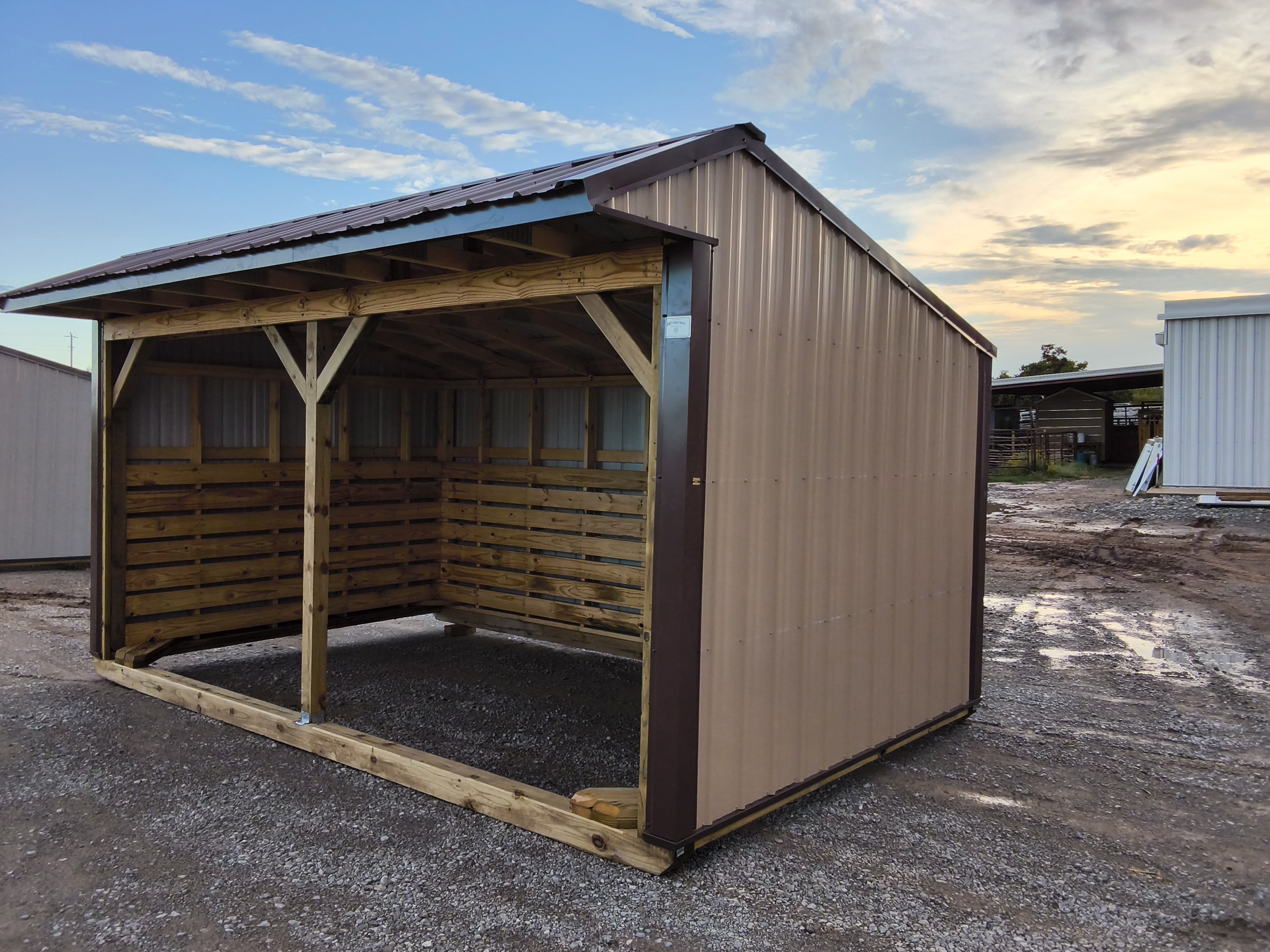 Metal Horse Barn 10 x 16 photo 2