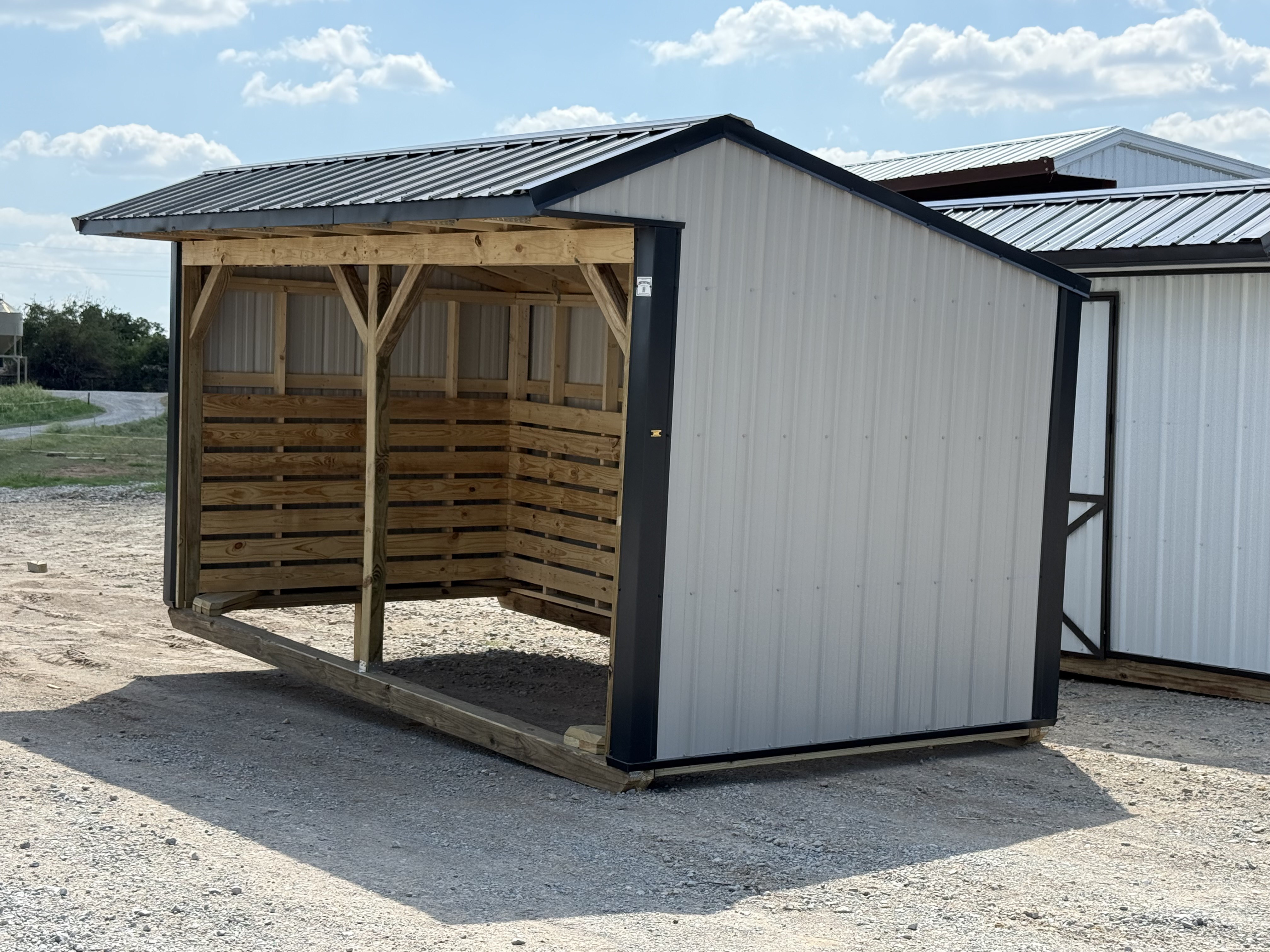 Metal Horse Barn 8 x 16 photo 2