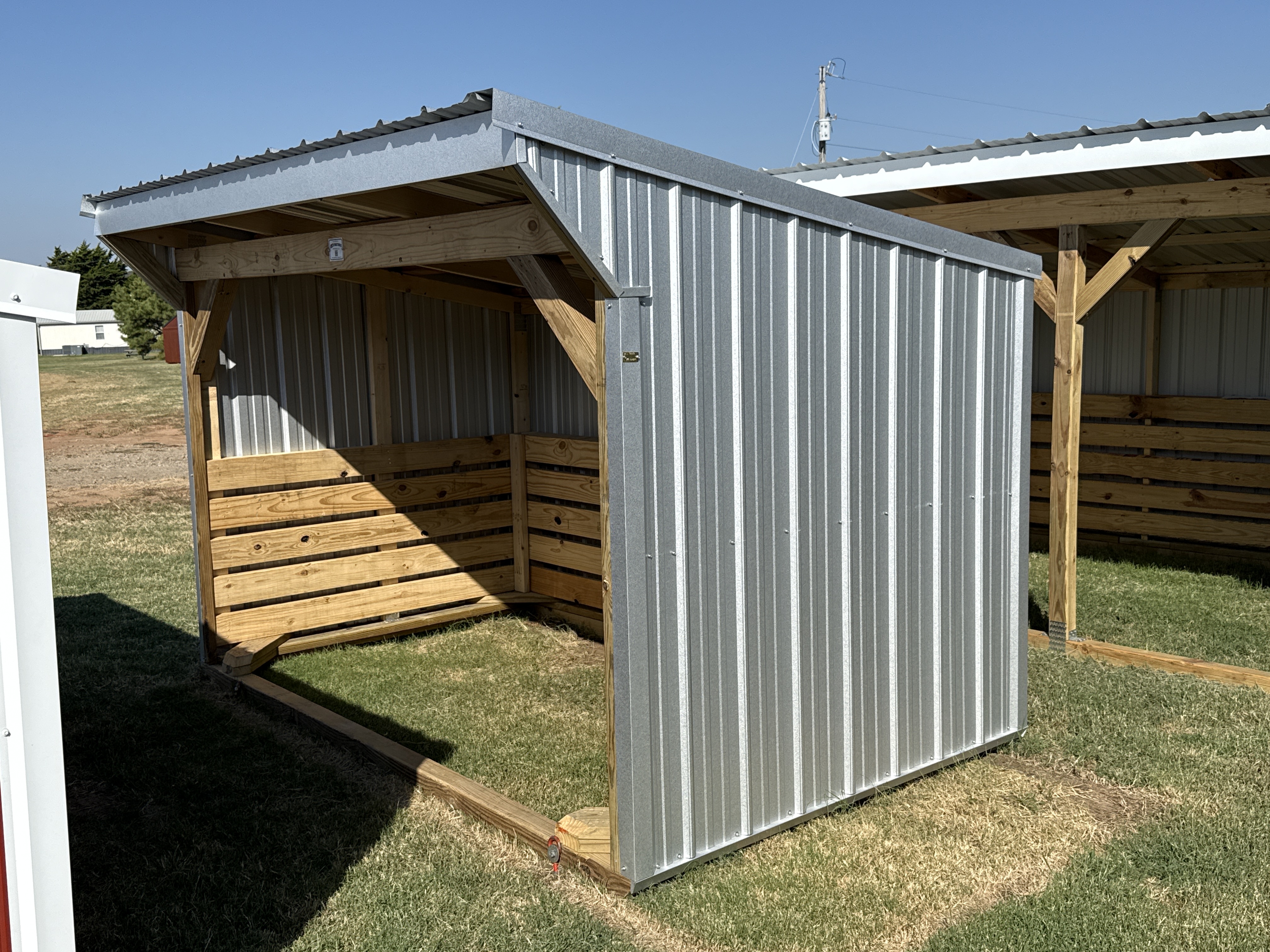 Metal Loafing Shed 6 x 10
