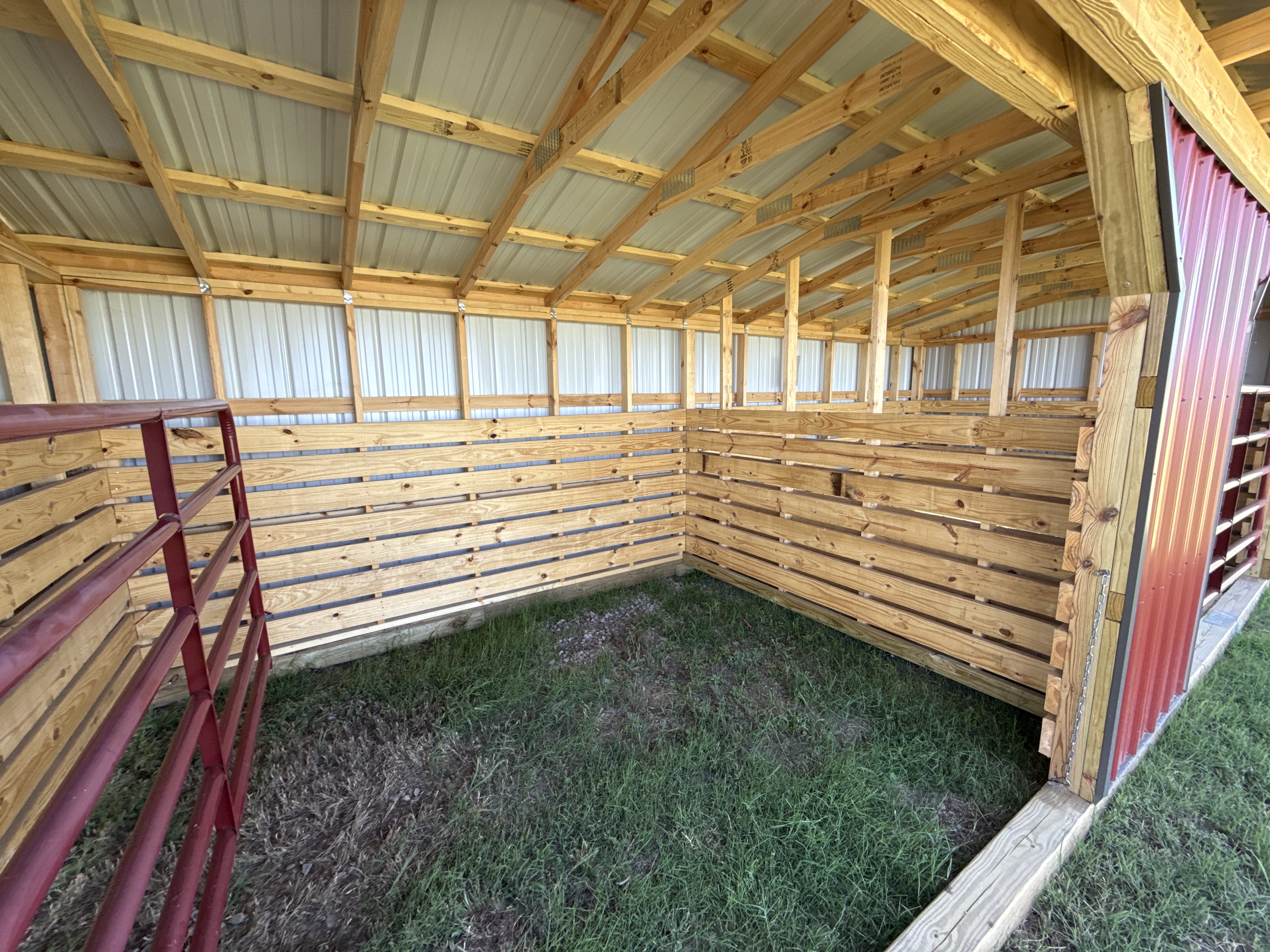 Metal Horse Barn 10 x 24 photo 3